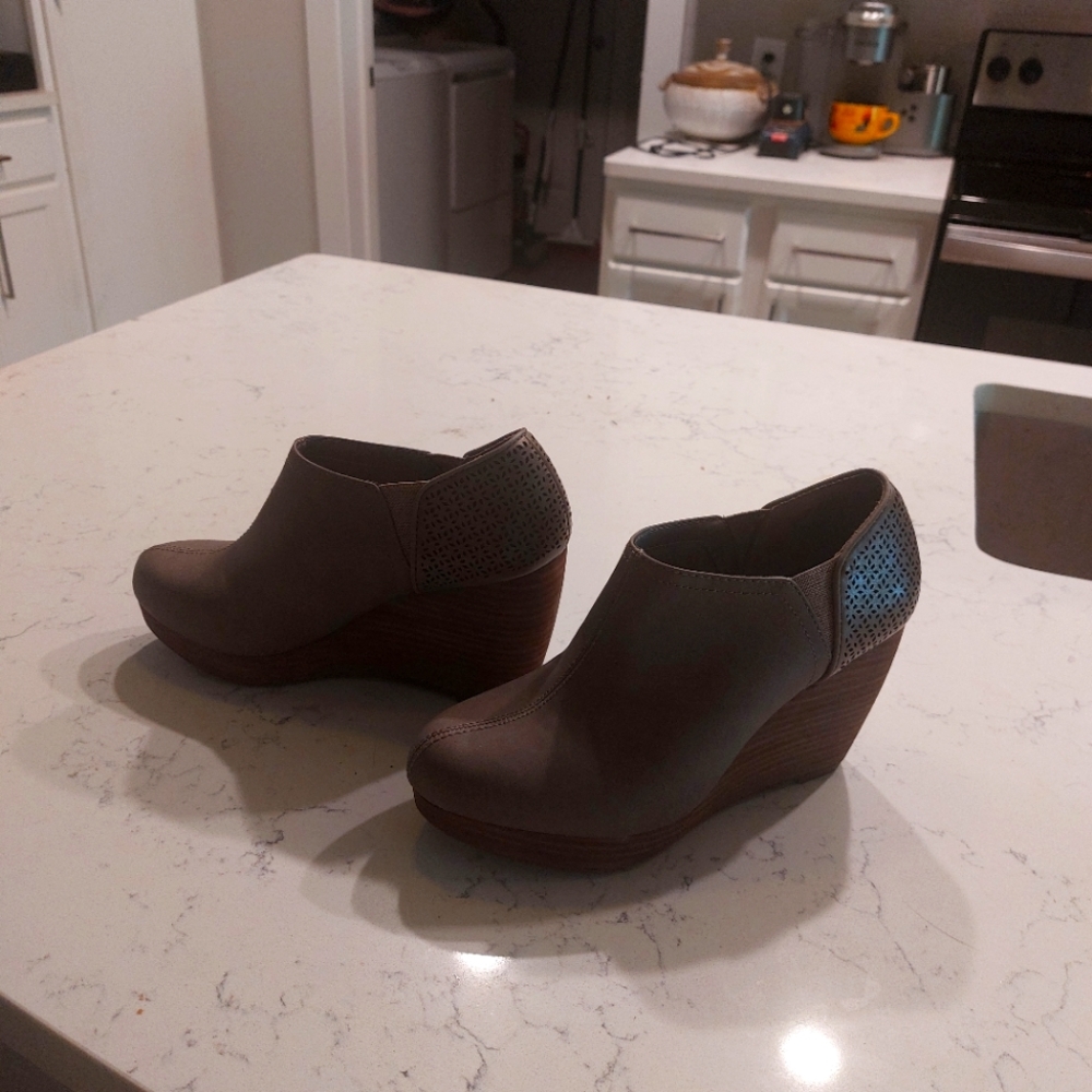 Dr Scholls Memory Foam Booties.